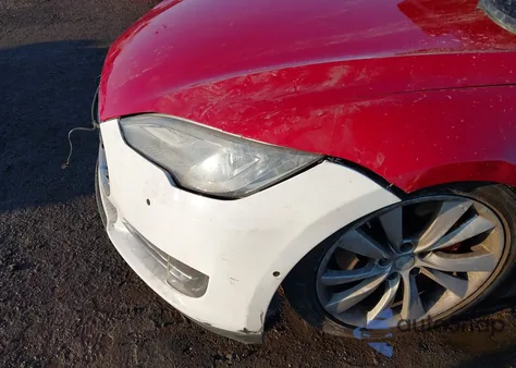 2015 Tesla Model S 70D/85D/P85D z USA, uszkodzony, nr VIN 5YJSA1H28FFP67767